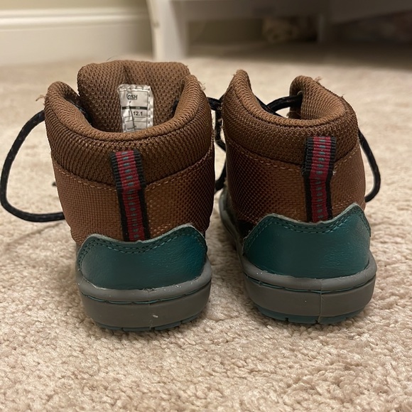 OshKosh b’gosh boots - Picture 4 of 5